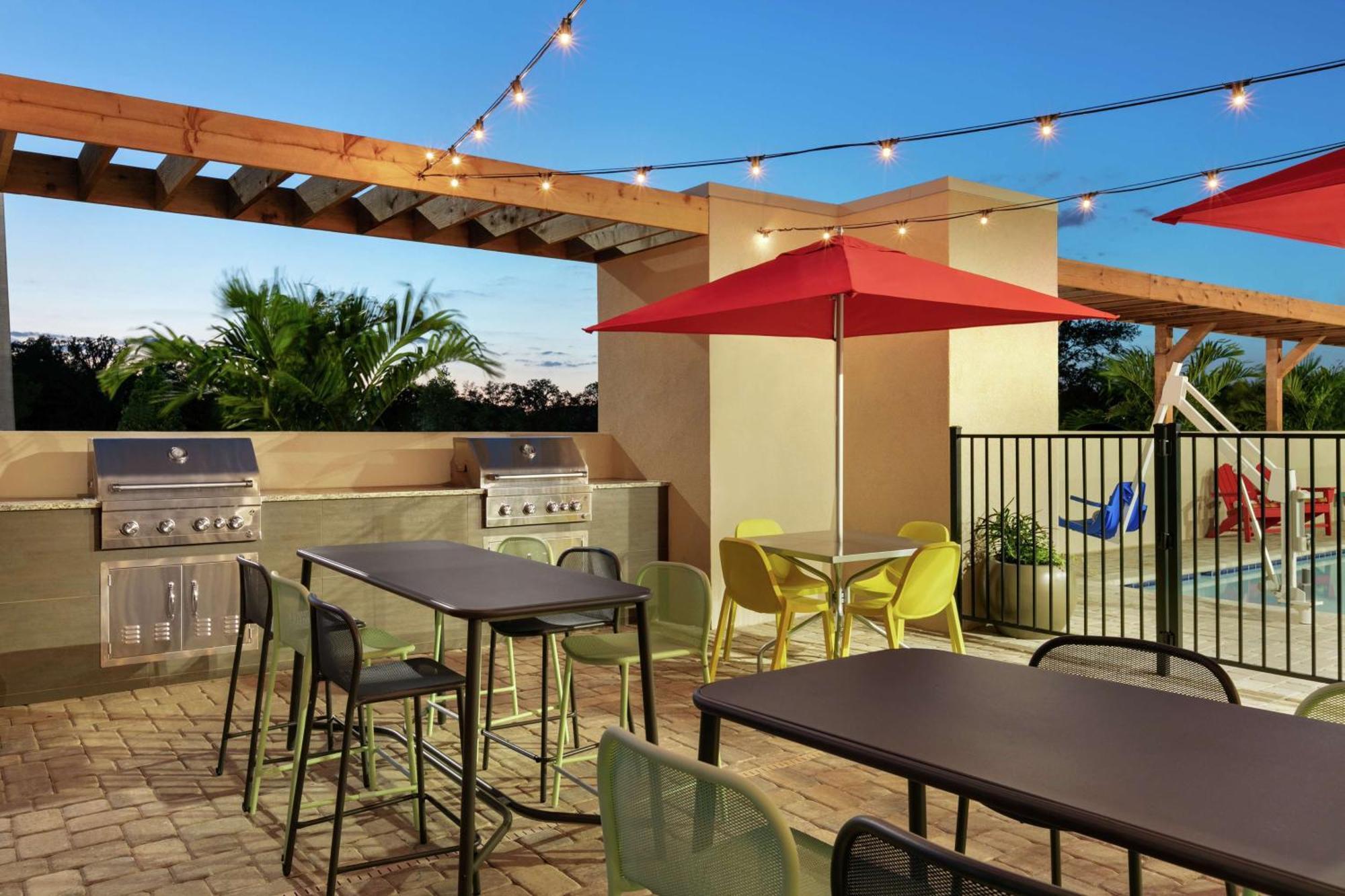 Home2 Suites By Hilton Brandon Tampa Exteriör bild